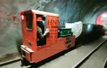 貴州3噸礦用井下鋰電池電機(jī)車現(xiàn)場視頻