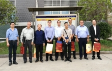 山東巴西客戶實地了解湘潭電機(jī)車的生產(chǎn)流程