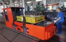 陜西3噸湘潭礦用電機(jī)車能拉多少東西？