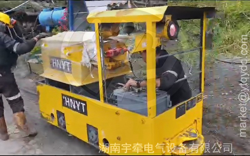 2.5噸防爆蓄電池電機(jī)車(chē)海外運(yùn)行視頻