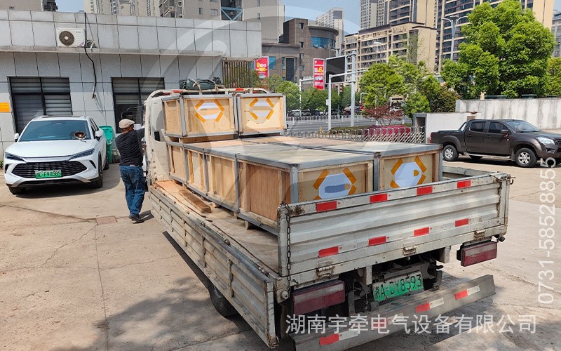 一批ZQ-21直流牽引電機(jī)裝車發(fā)往海外