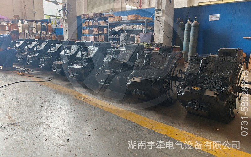 一批 ZQ-21 礦用直流牽引電機(jī)裝車發(fā)貨